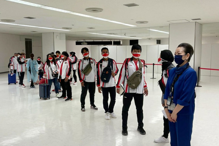 Ke-13 atlet Indonesia itu berasal dari lima cabang olah raga (cabor) yaitu panahan 4 atlet, angkat besi 4 atlet, menembak 1 atlet, renang 2 atlet dan surfing 2 atlet.