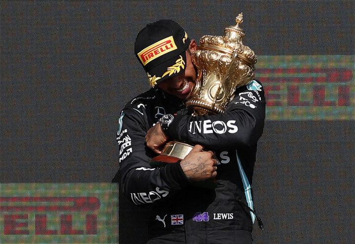 Kemenangan ini membuat Hamilton mengoleksi 177 poin, tertinggal delapan angka dari Verstappen yang memimpin klasemen sementara.