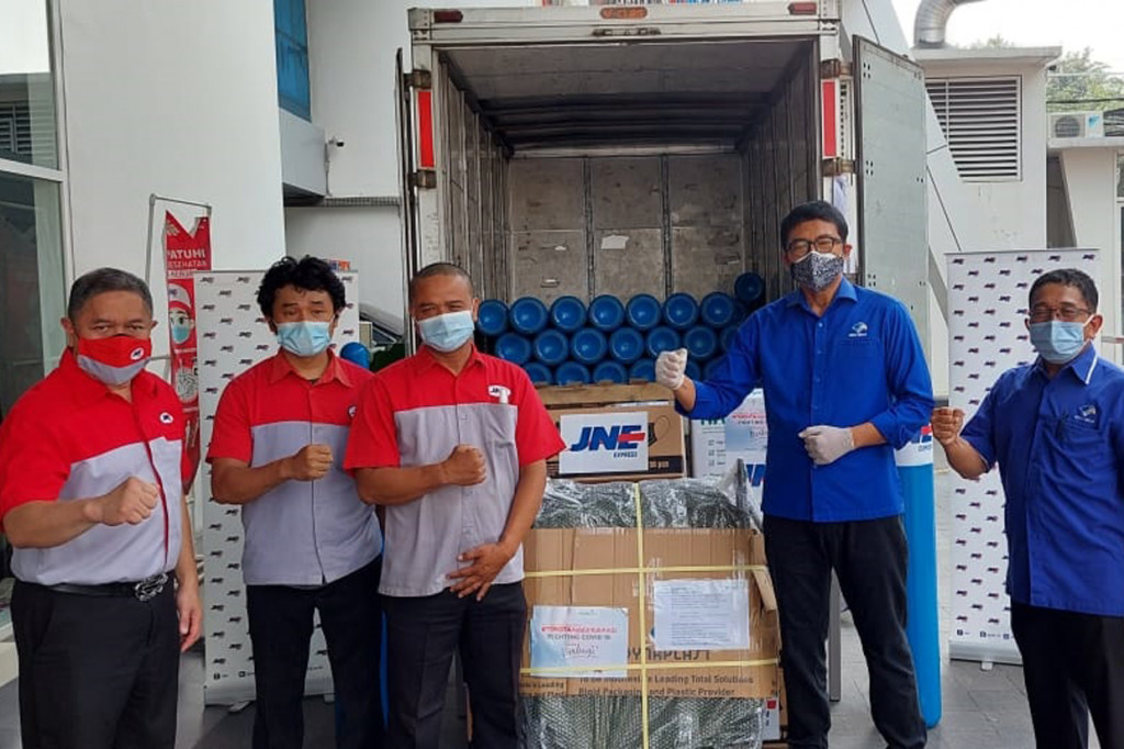 Tidak hanya itu, yayasan Media Group dan BenihBaik.com akan mengirimkan 20 tempat tidur lipat ke enam rumah sakit di kota tersebut.