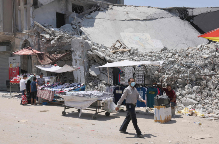 Dampak peperangan dengan Israel yang begitu besar membuat para pedagang hanya bisa berjualan seadanya menjelang Idul Adha.