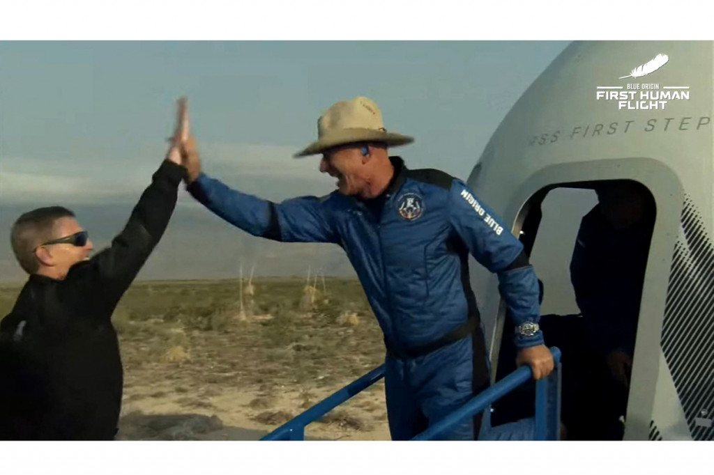 Ini adalah penerbangan berawak pertama yang diluncurkan oleh Blue Origin. Setelahnya, mereka akan mulai mengantarkan turis yang telah membayar tiket untuk berwisata ke luar angkasa.