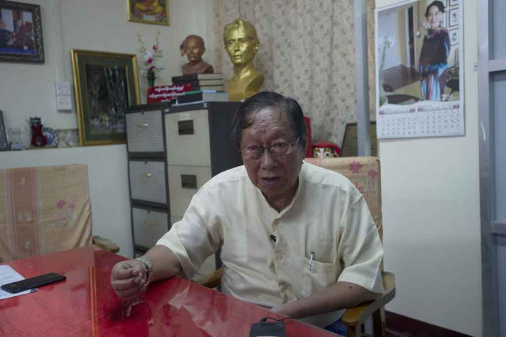 Sementara Partai Liga Nasional untuk Demokrasi (NLD) menyatakan bahwa Nyan Win sempat dipindahkan ke rumah sakit pekan lalu. 