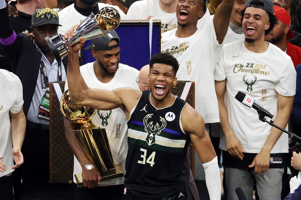 Giannis Antetokounmpo memimpin laga ini dengan 50 poin dan 14 rebound, sedangkan Chris Paul memimpin Suns dengan 26 poin. Giannis Antetokounmpo juga dinobatkan sebagai MVP Final NBA.