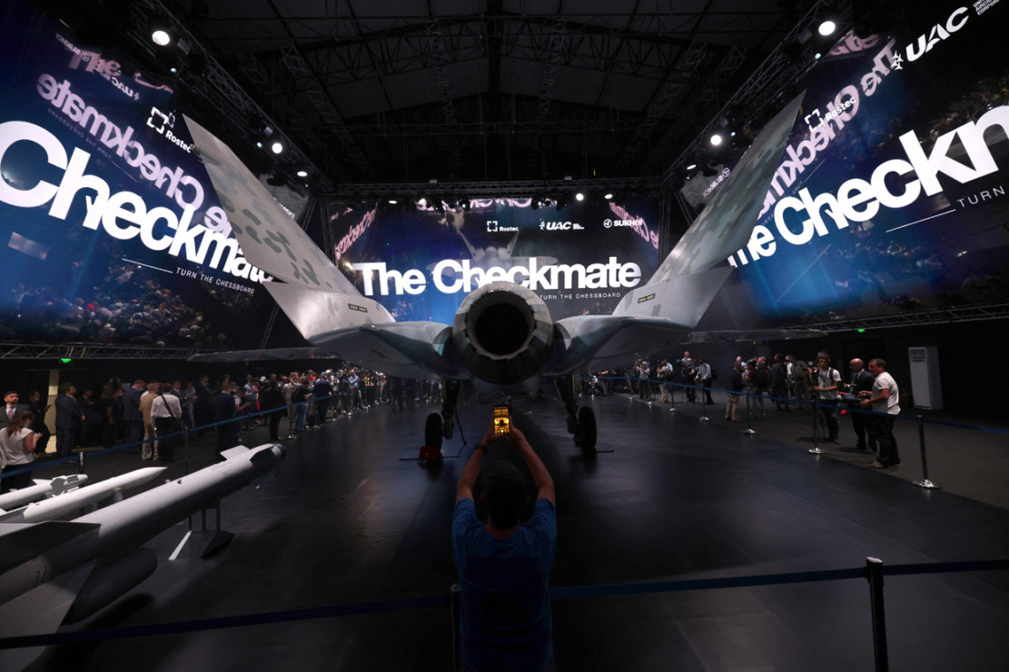 Penampakan The Checkmate, Jet Tempur Siluman Terbaru Rusia ...