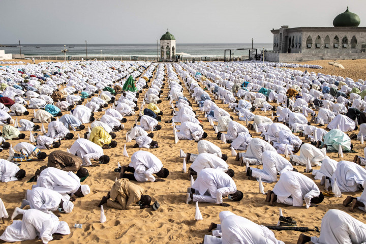 Umat muslim di seluruh dunia tengah merayakan Hari Raya Idul Adha 1442 Hijriah. Di sejumlah negara, Idul Adha dimulai pada Rabu, 21 Juli 2021. AFP Photo/John Wessels