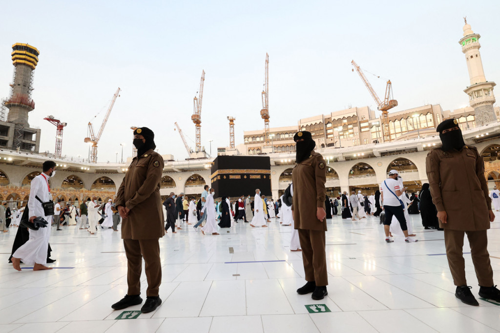 Arab Saudi kembali melibatkan satuan kepolisian wanita untuk mengamankan pelaksanaan ibadah haji.