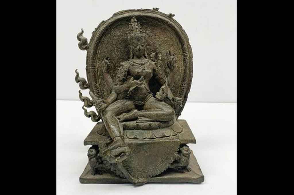 Kemudian patung Dewi Parwati (5,5x4,5x7,5 inci) bernilai sekitar Rp467,8 juta.