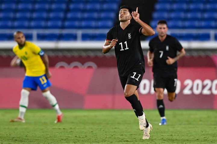Jerman berusaha bangkit di babak kedua. Mereka kemudian berhasil memperkecil ketertinggalan menjadi 1-3 pada menit ke-57 lewat Nadiem Amiri. Sepakannya dari luar kotak penalti sempat memantul ke tanah dan berhasil menaklukkan kiper Brasil, Aderbar Santos.