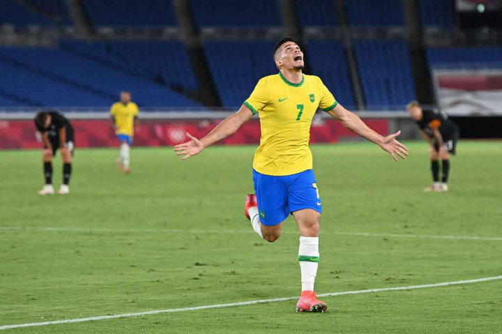Namun Brasil akhirnya bangkit dan memupus kebangkitan Jerman dengan gol keempat mereka lewat Paulinho pada menit keempat injury time.