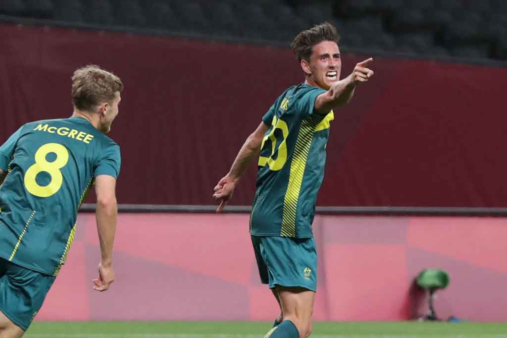 Australia berhasil mengejutkan Argentina pada menit ke-14 melalui sontekan Lachlan Wales ke gawang kawalan Jeremias Ledesma, setelah menerima umpan silang Mitchell Duke. Skor menjadi 1-0.