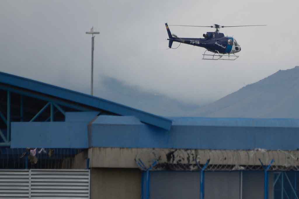 Unit polisi elit berhasil mengendalikan situasi terhadap keamanan dua penjara pada hari Rabu, 21 Juli 2021, satu di provinsi barat daya Guayas dan yang lainnya di Provinsi Andes tengah Cotopaxi, kata badan manajemen penjara SNAI dalam sebuah pernyataan.
