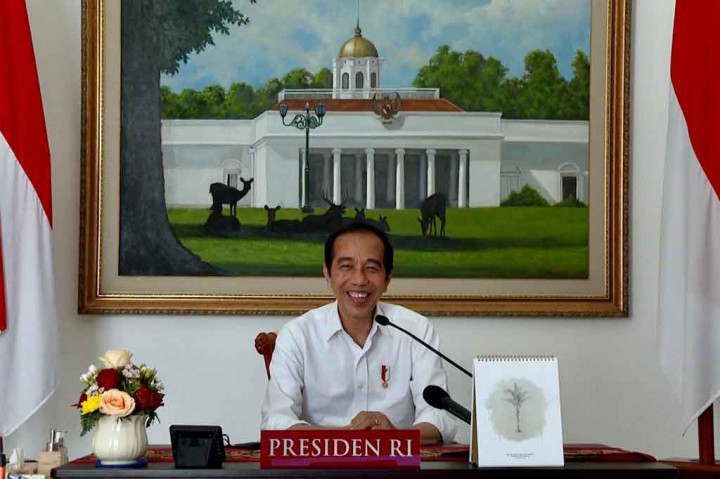 “Pak, kalau jadi Presiden, enggak ada liburnya toh, Pak?” tanya anak lain yang disambut tawa Presiden Jokowi.