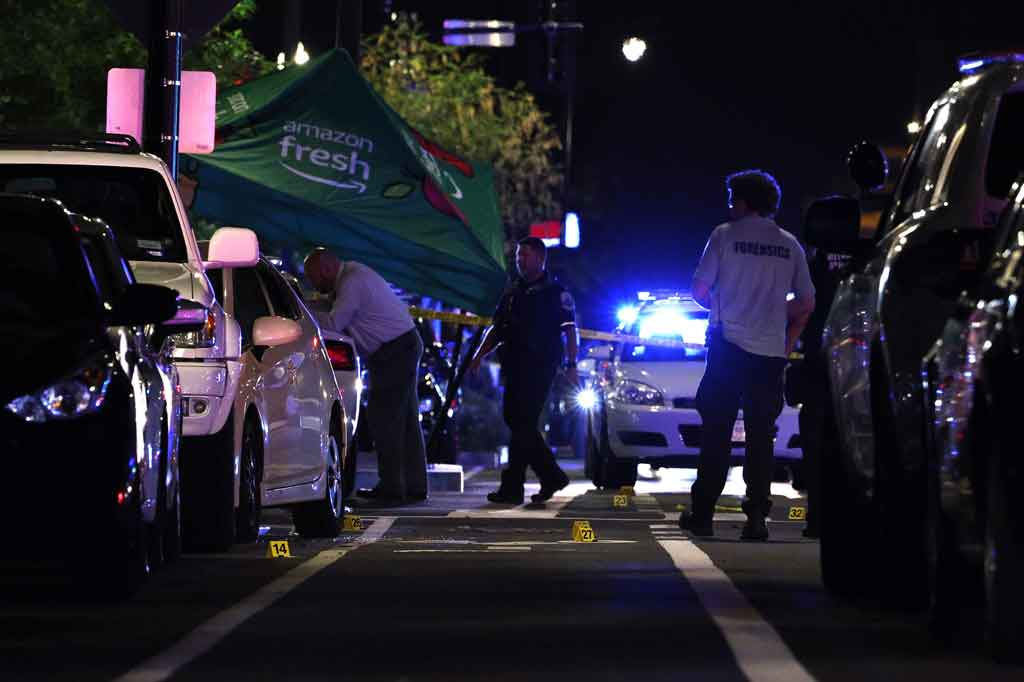 Sedikitnya dua orang terluka setelah seorang pria melepaskan tembakan membabi-buta di luar sebuah restoran kelas atas di Washington DC, sekitar 1,5 km dari Gedung Putih, Kamis, 22 Juli 2021 malam waktu setempat.