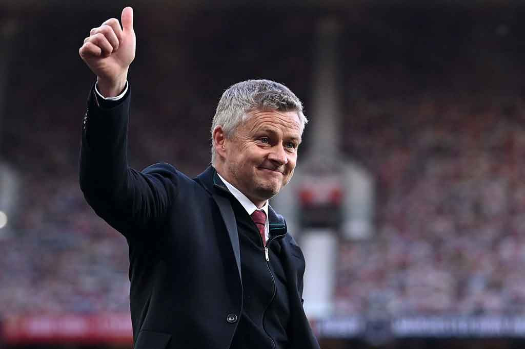 Pelatih asal Norwegia yang mengambil alih posisi Jose Mourinho pada 2018 sebagai caretaker tersebut, akan bertahan di Old Trafford setidaknya hingga 2024, dengan opsi tambahan satu tahun.