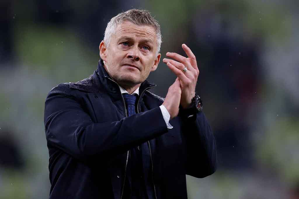“Semua orang tahu perasaan yang saya untuk klub ini, dan saya senang telah menandatangani kontrak baru ini,” kata Solskjaer.  Ini adalah waktu yang menyenangkan bagi Manchester United, kami telah membangun skuat dengan keseimbangan yang baik antara pemain muda dan pemain berpengalaman yang haus akan kesuksesan.