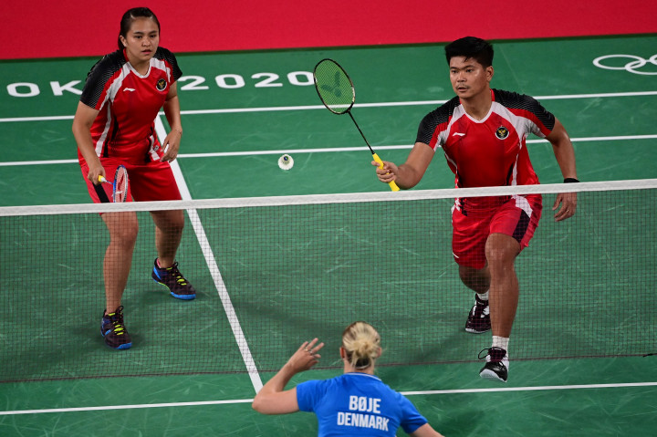 Praveen/Melati membuka peluang ke perempat final seusai mengalahkan wakil Denmark, Mathias Christiansen/Alexandra Boje, pada laga kedua Grup C yang berlangsung sengit. 