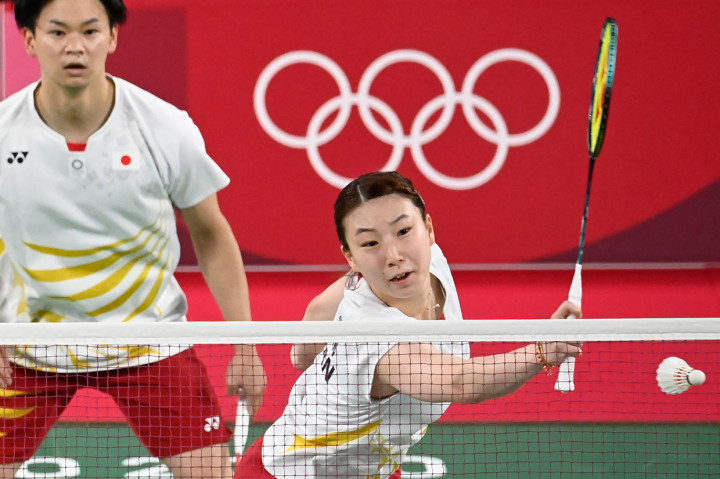 Bertanding di Musashino Forest Sport Plaza, Senin, 26 Juli 2021, pagi WIB, Praveen/Melati kalah dua gim langsung dengan skor 13-21, 10-21 dari Yuta Arisa.