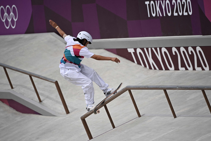 Pada final nomor women's street yang berlangsung di Ariake Urban Sports Park, Tokyo, Senin, 26 Juli 2021, Momiji mencatatkan namanya di buku sejarah Olimpiade usai mencatatkan skor 15,26.