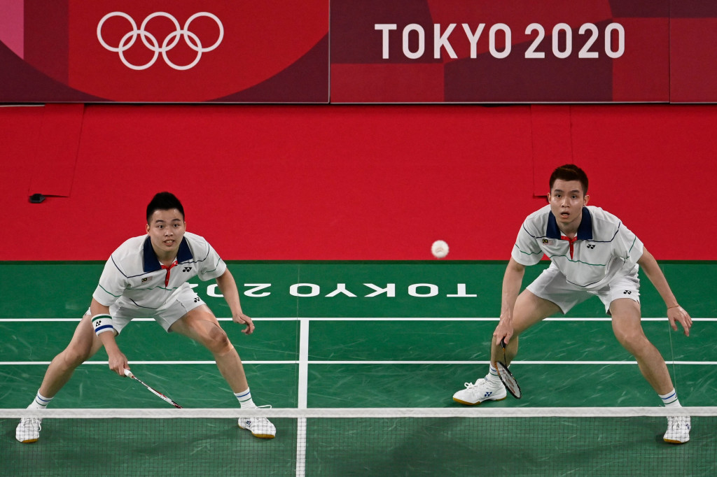 The Daddies mampu mengalahkan pasangan Malaysia, Aaron Chia/Soh Wooi Yik dengan skor 21-16 dan 21-19 pada laga Grup D Olimpiade Tokyo 2020 di Musashino Sport Forest Plaza, Senin, 26 Juli 2021.