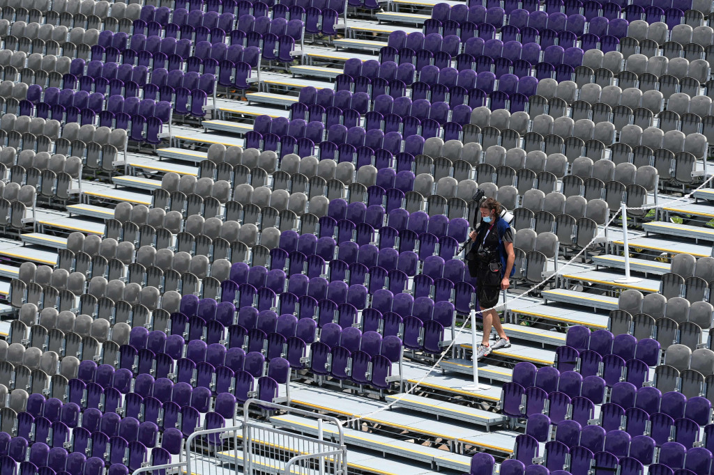 Presiden Komite Penyelenggara Olimpiade Tokyo 2020, Seiko Hashimoto, mengatakan pihaknya menyelenggarakan Olimpiade dalam format yang sangat terbatas, demi menghadapi penyebaran infeksi virus korona. 