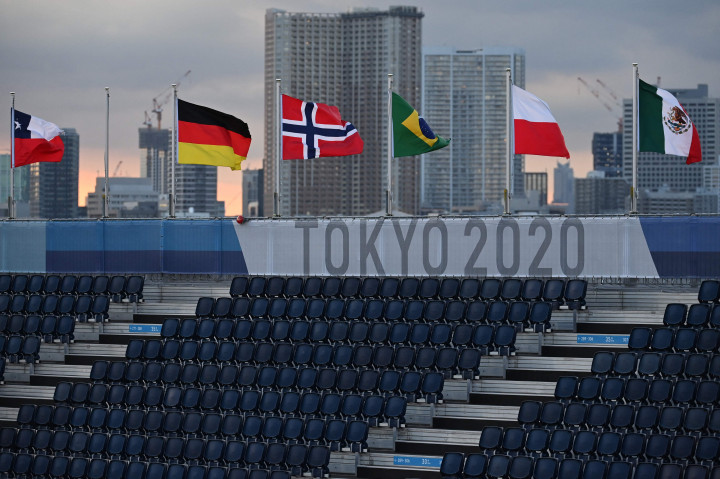 Dengan pelarangan penonton ke venue, maka para penggemar bisa menyaksikan seluruh pertandingan Olimpiade Tokyo melalui siaran televisi. 
