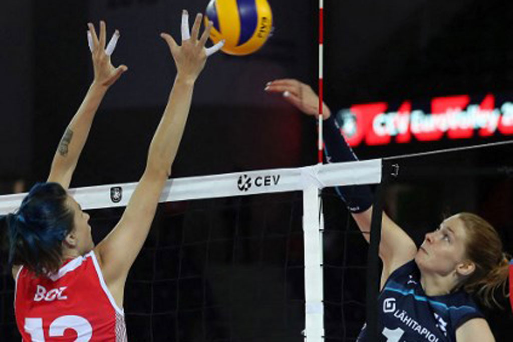 Posisi Boz sebagai spiker diandalkan dalam setiap laga yang dilakoni Turki dalam berbagai ajang, termasuk Olimpiade Tokyo. Pada kualifikasi Eropa, Boz dinobatkan sebagai Most Valuable Player (MPV).