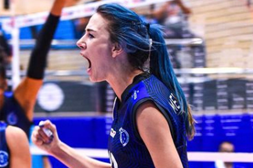 Perempuan yang lahir pada 3 Februari 1988 itu adalah langganan masuk timnas voli putri Turki, baik sejak level junior hingga senior. Dia juga beberapa kali sukses membawa tim Sultan Net berprestasi di kancah internasional.