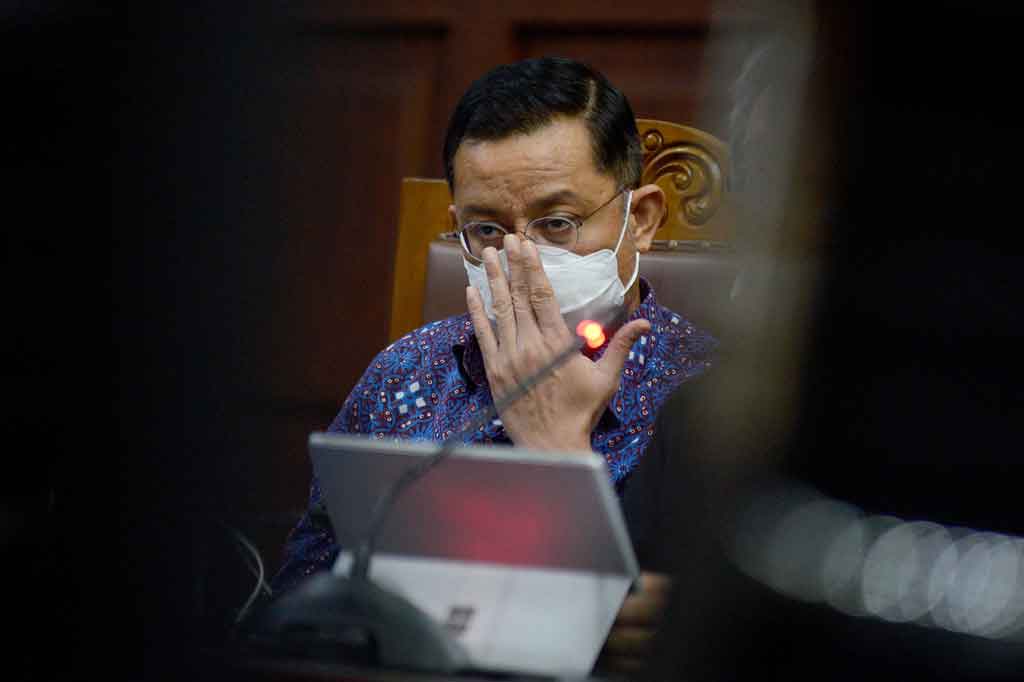 Mantan Menteri Sosial Juliari Batubara dituntut 11 tahun penjara ditambah denda Rp500 juta subsider 6 bulan kurungan. Juliari dinilai terbukti menerima suap Rp32,482 miliar dari 109 perusahaan penyedia bantuan sosial sembako covid-19 di wilayah Jabodetabek.