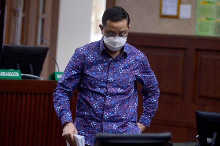 JPU KPK juga meminta agar Juliari juga dijatuhi hukuman untuk membayar uang pengganti.
