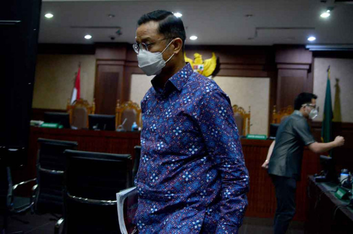 Selanjutnya JPU KPK meminta pencabutan hak politik Juliari dalam periode tertentu