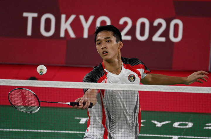 Pebulu tangkis tunggal putra Indonesia, Jonatan Christie, berhasil lolos ke fase gugur atau 16 besar Olimpiade Tokyo 2020.