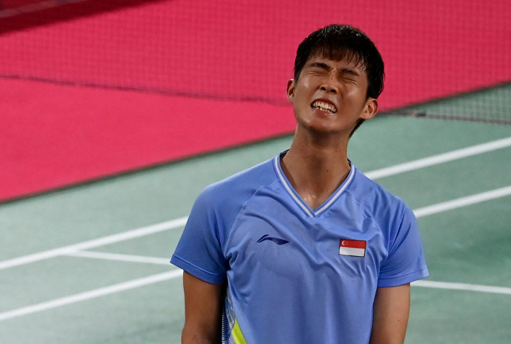 Jonatan Christie berhasil mengalahkan wakil Singapura, Loh Kean Yew, pada laga terakhir Grup G.