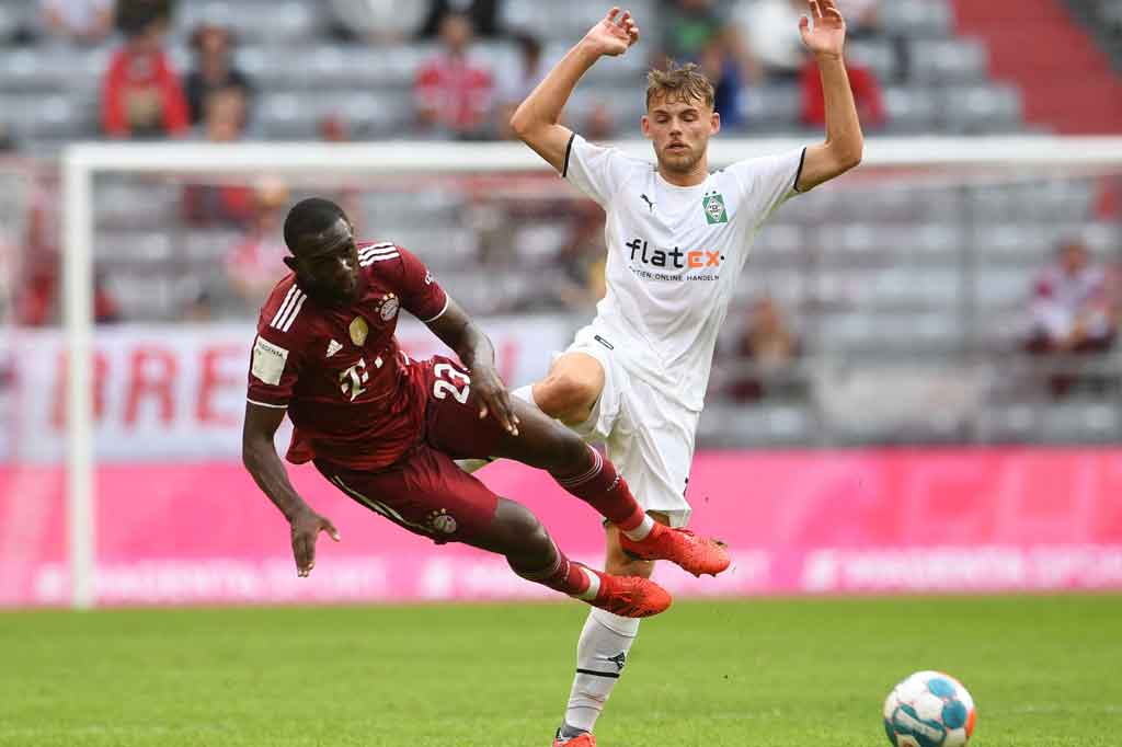 Laga di babak pertama di Allianz Arena, Kamis, 29 Juli 2021 dini hari WIB, berlangsung seru. Pemain kedua kesebelasan saling berbalas serangan namun hingga jeda tidak ada gol yang tercipta. 