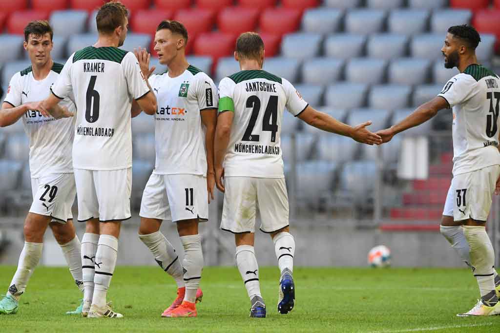 Hasil tersebut membuat Die Roten belum sekalipun meraih kemenangan pada tiga laga pramusimnya. Sebelumnya mereka dikalahkan Cologne dengan skor 2-3, dan bermain imbang 2-2 melawan Ajax Amsterdam.