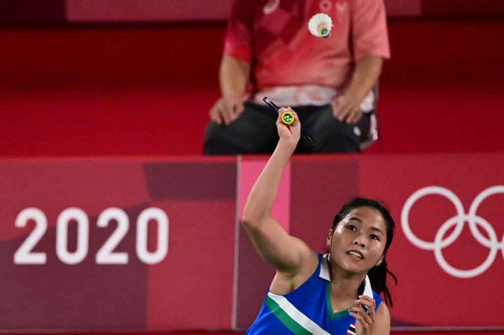 Secara head to head, Intanon memang jauh lebih diunggulkan karena ia menempati peringkat keenam dunia, sedangkan Gregoria saat ini berada di urutan ke-23 dunia.