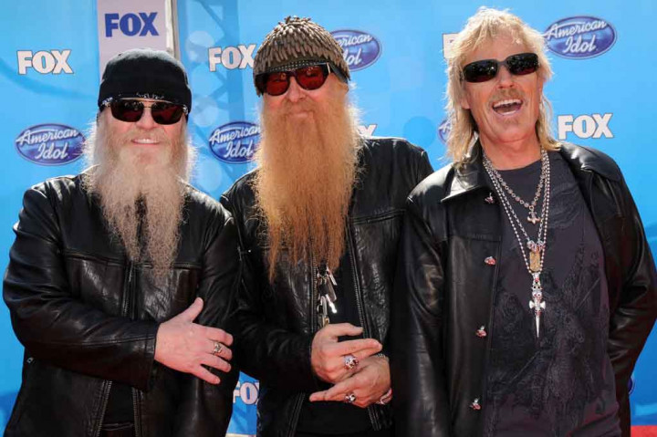 Jajaran tiga musisi tetap sama selama lebih dari setengah abad saat ZZ Top berkembang dari heavy blues ke suara synthesizer eksperimental pada era 1980-an. Ketiganya menjadi dikenal di seluruh dunia karena penampilan khas mereka: janggut panjang, kacamata hitam, dan topi Stetson.