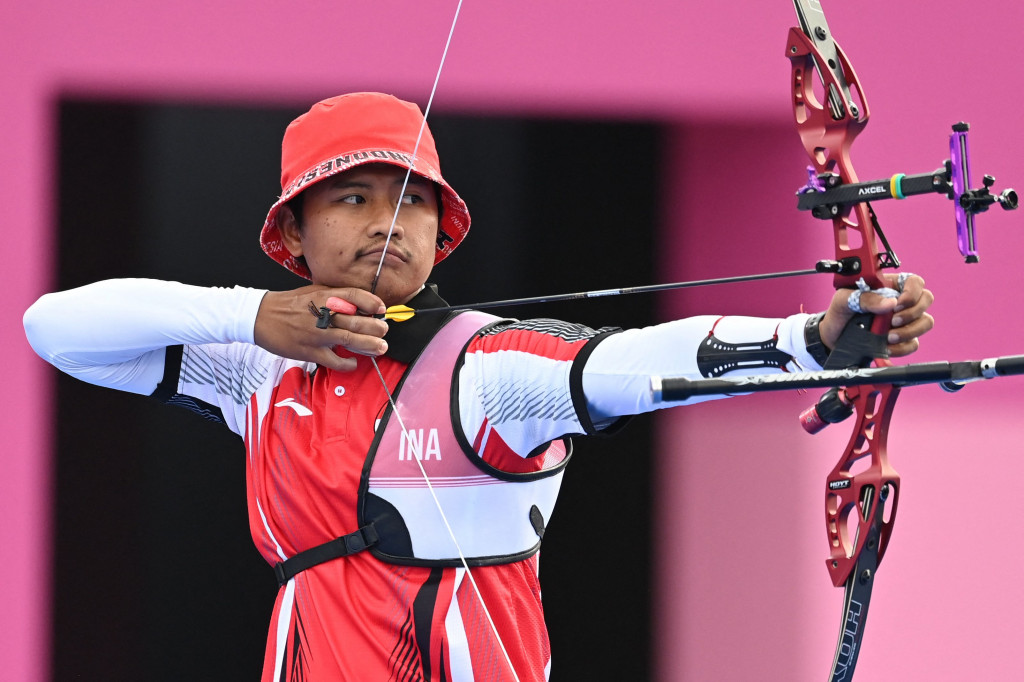Dengan kekalahan Ega ini, Indonesia sudah tidak memiliki wakil lagi di cabang olahraga panahan, setelah tiga atlet lebih dulu gugur di nomor perseorangan.