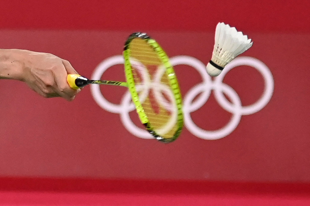 Tampil di Musashino Forest Plaza, Kamis, 29 Juli 2021, sore WIB, Anthony Ginting mengakhiri perlawanan Kanta Tsuneyama dalam durasi 49 menit dengan skor 21-18 dan 21-14.