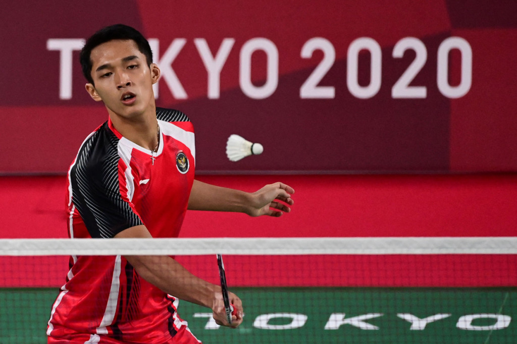 Jonatan Christie tersingkir dari Olimpiade Tokyo 2020. Ia dikalahkan tunggal putra Tiongkok, Shi Yuqi, di babak 16 besar dengan dua gim langsung 11-21, 9-21.