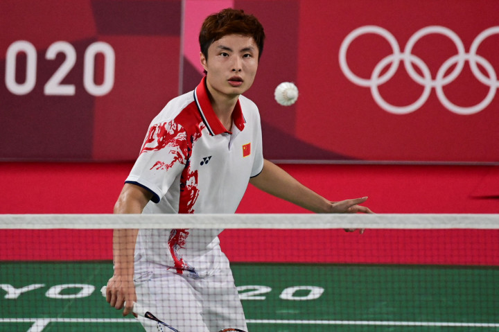 Jonatan Christie menghadapi Shi Yuqi di Musashino Forest Sports Plaza pada perempatfinal cabang bulutangkis Olimpiade Tokyo 2020 nomor tunggal putra, Kamis, 29 Juli 2021.