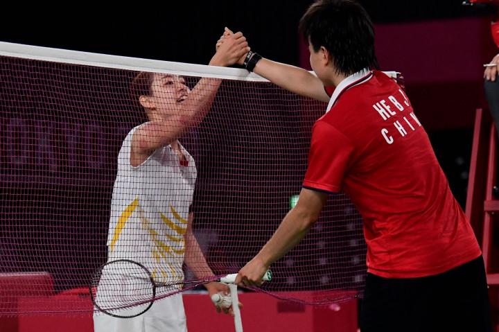 Dengan demikian Negeri Matahari Terbit kini hanya memiliki dua wakil di Olimpiade Tokyo. Pertama tunggal putri Akane Yamaguchi dan kedua ganda campuran Yuta Watanabe/Arisa Higashino.