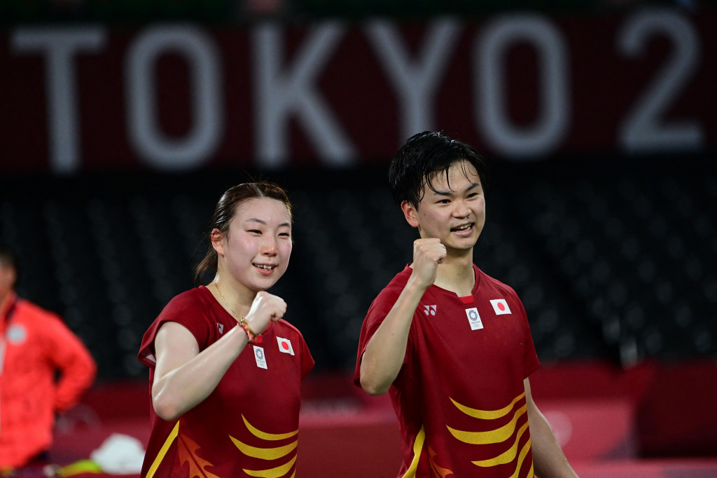 Melalui raihan ini, Yuta/Arisa berhasil mengukir sejarah baru dalam pergelaran Olimpiade dan perbulutangkisan Negeri Matahari Terbit, Jepang.