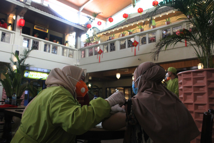 Digelar mulai pukul 8.00 WIB hingga 16.00 WIB, masyarakat domisili selain Kecamatan Taman Sari, juga diperbolehkan datang dengan syarat berusia di atas 18 tahun.