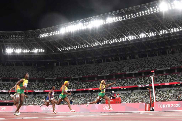 Catatan waktu Thompson-Herah dalam Olimpiade ini hanya kalah dari rekor dunia yang diciptakan Flo Jo atau Florence Griffith-Joyner pada 1988, namun Flo Jo juga pernah mencatat waktu 10,61 detik seperti Thompson-Herah.