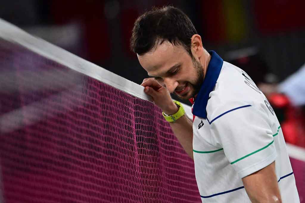 Sementara lawan Axelsen di semifinal, Cordon sebelumnya telah membuat sejarah pada cabang badminton Olimpiade 2020. Dia menjadi pebulutangkis Guatemala pertama yang lolos ke semifinal. Cordon sendiri ternyata ditangani oleh pelatih asal Indonesia, Muamar Qadafi.