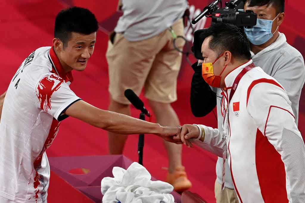 Sementara Chen Long di babak final akan menghadapi tunggal Denmark Viktor Axelsen.