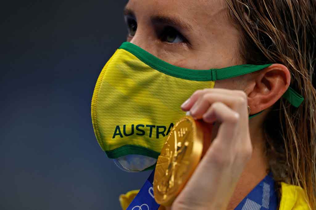 Tepat pada hari terakhir kompetisi renang Olimpiade Tokyo 2020, Minggu, 1 Agustus 2021, sejarah tercipta di kolam renang Tokyo Aquatics Centre. Perenang Australia Emma McKeon menyabet dua medali emas dari nomor sprint 50m gaya bebas putri dan estafet 4x100 meter gaya ganti putri.