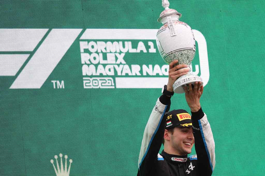 Ocon memimpin lomba sejak restart dan finis 1,859 detik di depan Sebastian Vettel. Belakangan Vettel harus
kehilangan status runner-up menyusul diskualifikasi terkait pelanggaran aturan sampel bahan bakar pascalomba.