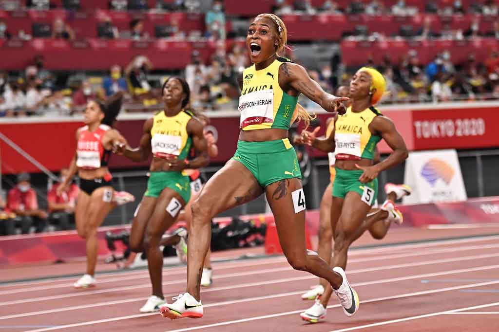 Juara bertahan lari 100m putri Olimpiade, Elaine Thompson-Herah, memimpin Jamaika menyapu bersih medali dalam nomor tersebut pada Olimpiade Tokyo 2020, Sabtu, 31 Juli 2021. Jamaika juga menyapu seluruh medali 100 meter putri dalam Olimpiade Beijing 2008.