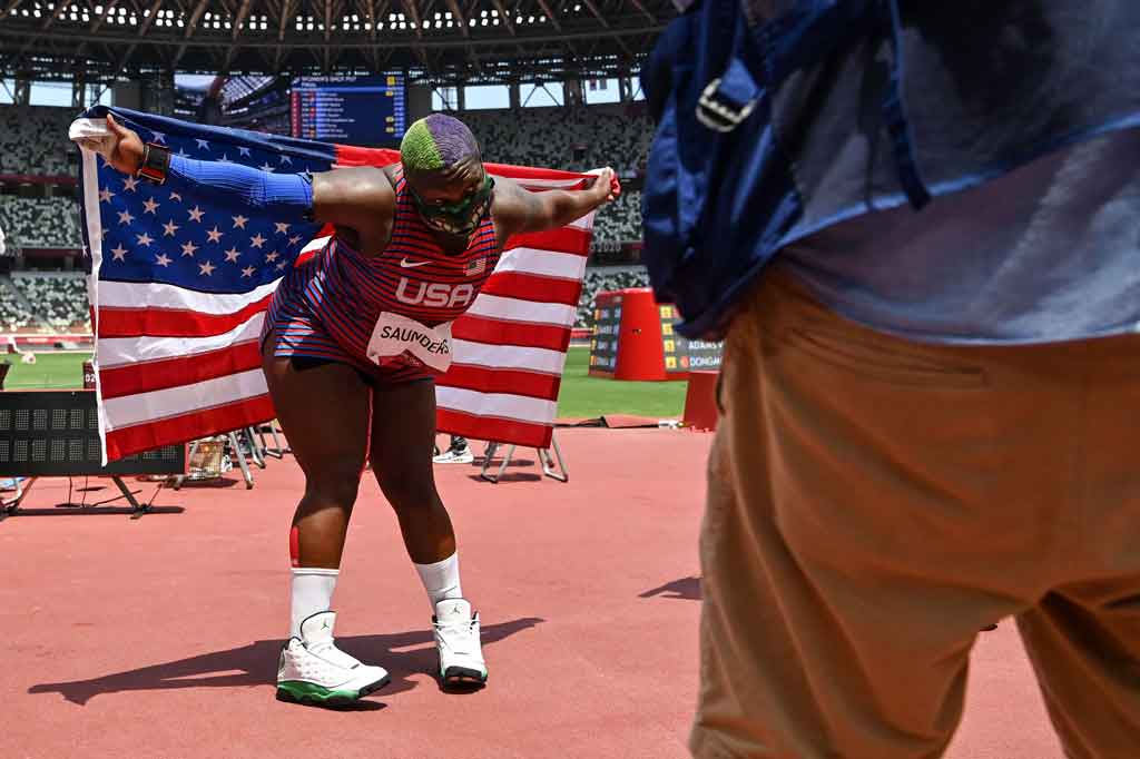 Aksi Saunders menjadi ujian pertama dari aturan Komite Olimpiade Internasional yang melarang protes dalam bentuk apa pun di podium medali Olimpiade. Tidak jelas sanksi apa yang akan dihadapi Saunders.